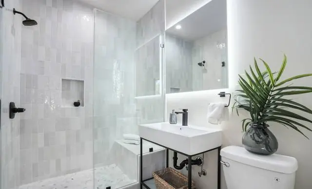 Bathroom, marble-look porcelain, Los Angeles